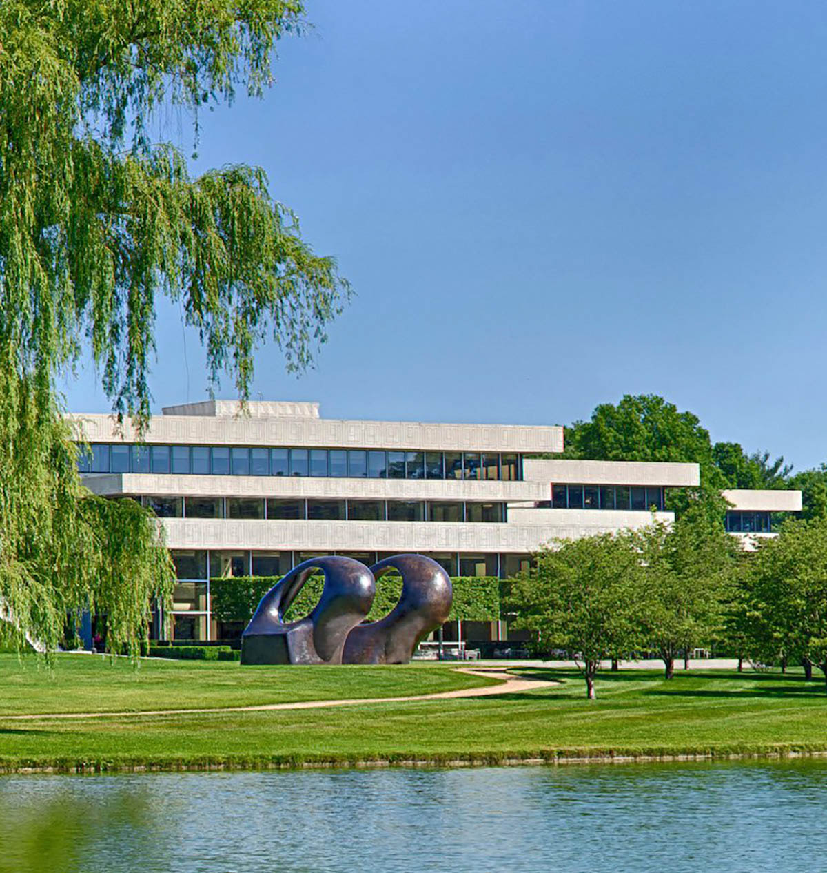 "Double Oval" by Henry Moore by the lake behind PepsiCo HQ