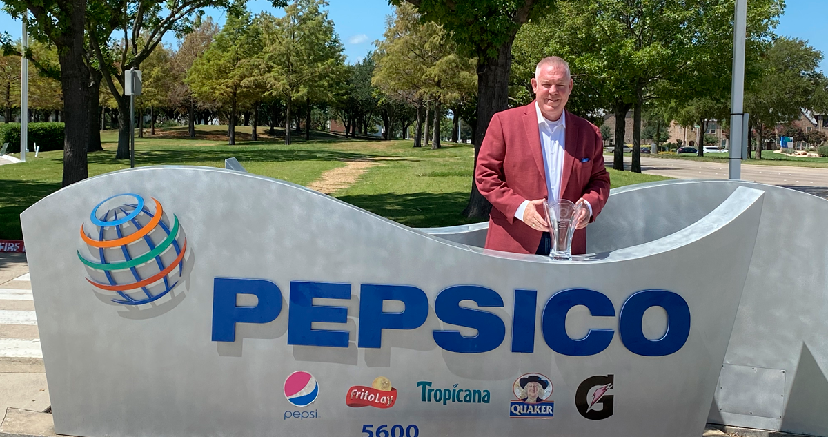 Kevin with the 2020 Roosevelt Thomas Champion of Diversity Award, granted to PepsiCo by the American Association for Access, Equity and Diversity.